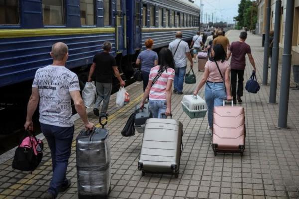 Empat Bulan Perang, Lebih Banyak Warga Ukraina Melarikan Diri