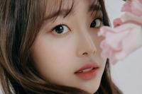 Kim Ji-woo Bantah Rumor Dirinya Pindah Agensi