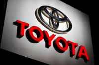 Logo Toyota. Toyota Siapkan Varian Listrik untuk Toyota Hilux 2026. ( sumber: blackxperience.com)