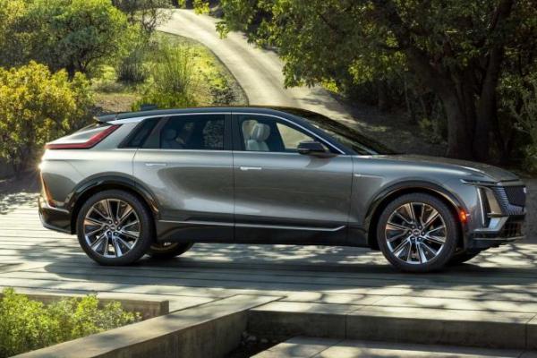 Sedan Listrik Cadillac Celestiq Dibandrol Sekitar Rp4,4 Miliar