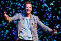 Main di Pub Desa, Vokalis Coldplay Chris Martin Lantunkan Lagu A Sky Full of Stars