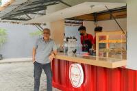 Hadirkan Kuliner Indonesia, Iwan Fals Kembangkan Warung Om Iwan