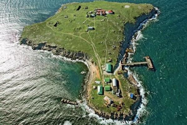 Ukraina Tuduh Rusia Gunakan Bom Fosfor Dalam Serangan di Pulau Ular