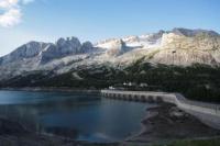 Gletser Pegunungan Alpen Italia Runtuh, Sedikitnya Enam Orang Tewas