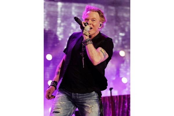 Axl Rose Pulih, Konser Guns N Roses Berlanjut di Munich