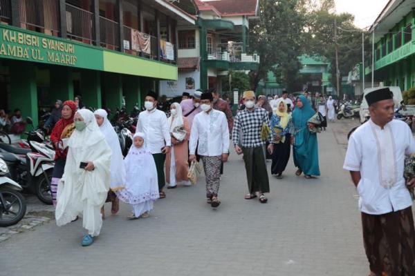 Gus Halim Laksanakan Salad Ied di Ponpes Mamba`ul Ma`arif, Jombang