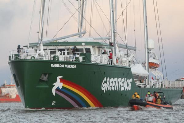 10 Juli 1985 Peristiwa Pengeboman dan Penenggelaman Kapal Rainbow Warrior
