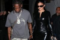 Kylie Jenner Kencan Makan Malam dengan Travis Scott