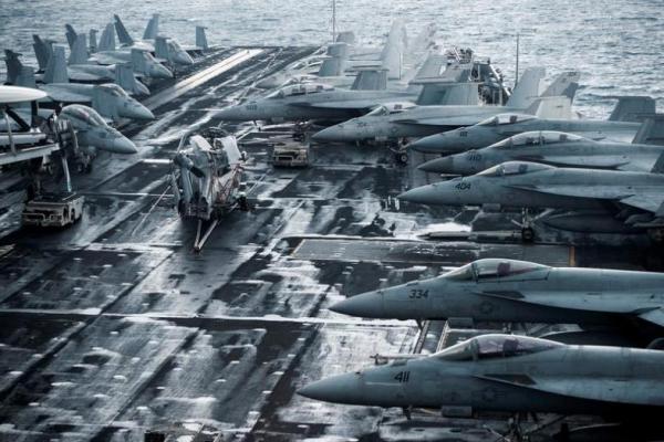 Jet Tempur AS Meledak di Kapal Induk  USS Harry S. Truman 