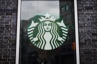 Hadapi Resesi, Starbucks Berencana Manfaatkan Pelanggan Muda dan Kaya