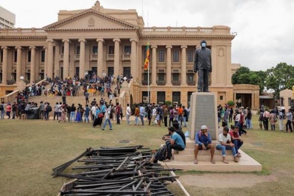 Warga Masih Tunggu Pengunduran Diri Presiden Sri Lanka Setelah Melarikan Diri