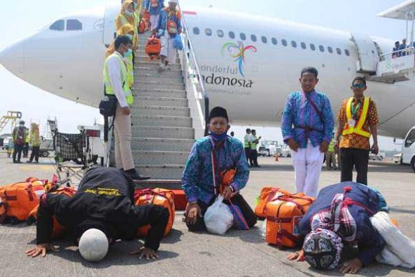 Pulang ke Tanah Air, 18 Jamaah Haji Positif COVID-19
