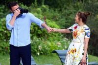 Bulan Madu Romantis ala Jennifer Lopez dan Ben Affleck di Bangku Taman Paris