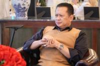 Datangi PTDI, Bamsoet Pesan Satu Unit Pesawat CN235
