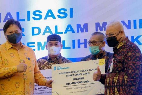 Airlangga Optimis Penyaluran KUR di 2022 Mencapai Target 