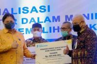 Airlangga Optimis Penyaluran KUR di 2022 Mencapai Target 