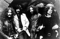 Tiga Band Inggris Favorit yang Mempengaruhi Black Sabbath 