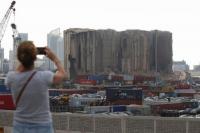 Gudang Gandum Beirut Runtuh, Memicu Trauma Ledakan Besar Dua Tahun Lalu