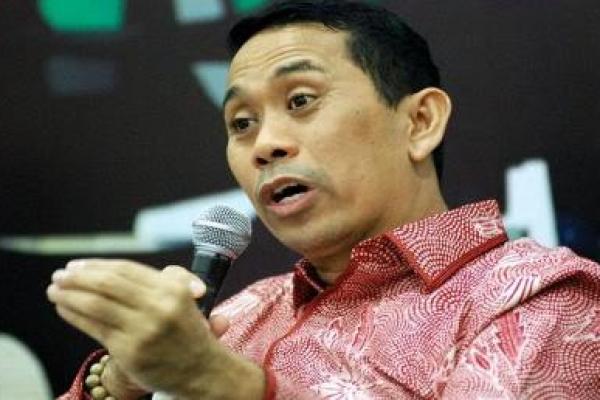 Anggota DPR Kecam Keras Rencana OJK Tetapkan Bunga Pinjol 0,46 Persen