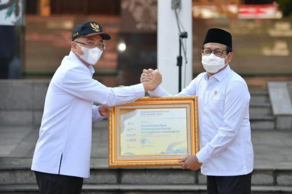 Terima Dua Penghargaan dari BKN, Gus Halim: Tiga Kategori Lagi yang Harus Dikejar