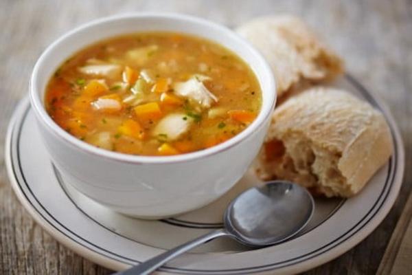 10 Pilihan Makanan dan Minuman untuk Penderita Radang Tenggorokan