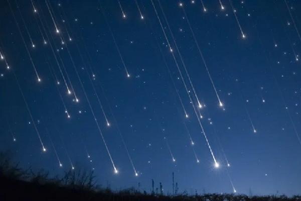 Hujan Meteor Perseid (FOTO: MASHABLE) 