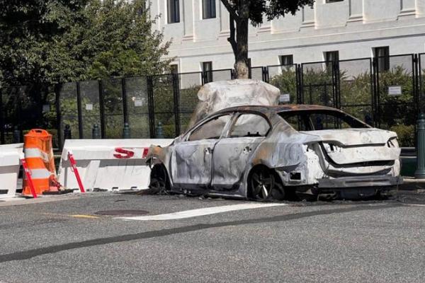 Seorang Pria Bunuh Diri Setelah Tabrak Gedung Kongres AS