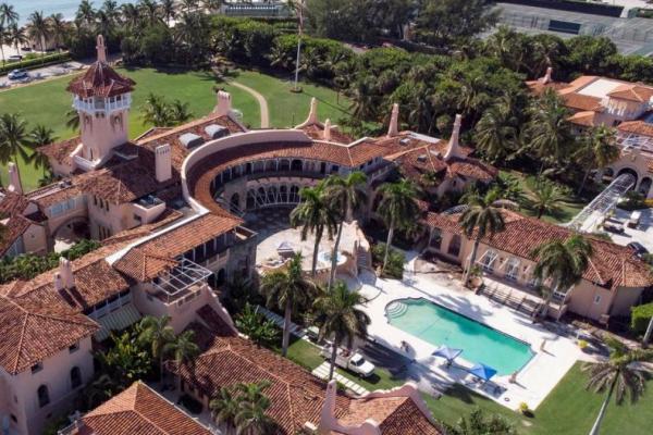 Trump Minta Pengadilan Cegah Sementara FBI Buka Dokumen Sitaan dari Rumahnya