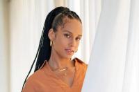 Tur Dunia, Alicia Keys Ajak Putranya yang Berusia 11 Tahun Kolaborasi di Panggung