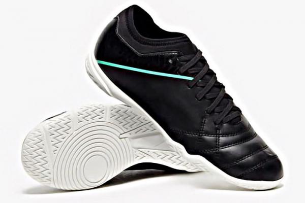 Ilustrasi - ini cara merawat sepatu di musim hujan Foto: Skor.id 