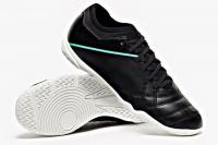 Tips Jaga Pakaian dan Sepatu Tetap Wangi saat Hujan