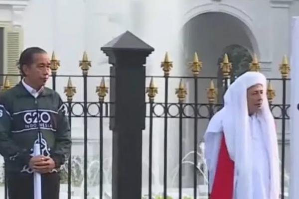 Didampingi Habib Luthfi, Jokowi Lepas Kirab Merah Putih