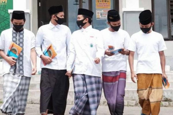 Tak Hanya Pendidikan, Santri Juga Bisa Terlibat di Sektor Industri