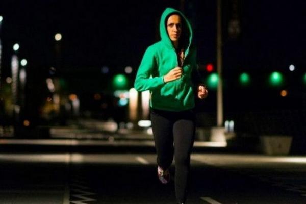 Bikin Tidur Lebih Nyenyak, Berikut 5 Jenis Olahraga yang Aman Dilakukan Malam Hari