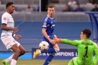 Pemain Dinamo Zagreb,Mislav Orsic berhasil menyarangkan bola ke gawang Chelsea yang dijaga Kepa Arrizabalaga pada laga pembuka Grup E Liga Champions. (foto: football365.com)