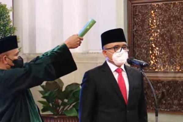 Dilantik Presiden, Azwar Anas Resmi Jabat Menpan RB