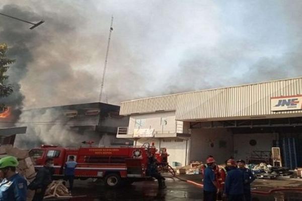 Gudang JNE Terbakar, Manajemen Siap Ganti Rugi