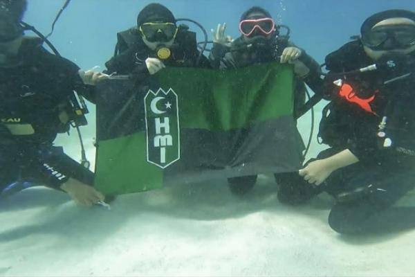 Ada Ucapan HUT KAHMI dari Bawah Laut Kepulauan Samalona