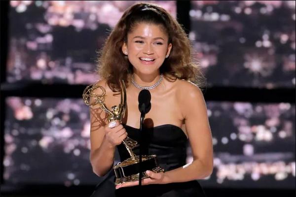 Raih Lead Actress Emmy Awards 2022, Zendaya Senang Berbagi Kisah di Euphoria