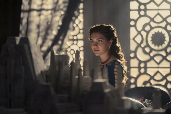 Emily Carey Takut Syuting Adegan Seks di Film House of the Dragon 