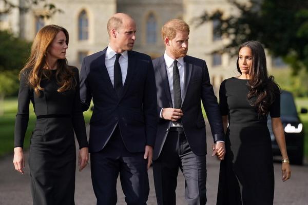 Tatapan Sedih dan Putus Asa Meghan Markle kepada Kate Middleton yang tak Terbalas
