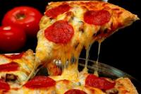 20 September Hari Pizza Pepperoni, Kombo Lezat Lengket dan Menggiurkan