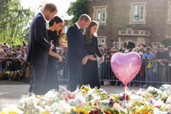 Pertemuan Canggung Pangeran William dan Pangeran Harry demi Ratu Elizabeth