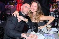 Adam Levine Bantah Selingkuh dengan Influencer, Ini Pengakuannya pada Behati Prinsloo