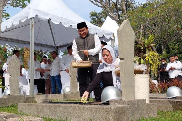 Jelang Ramadan, Begini Adab dan Tata Cara Ziarah Kubur
