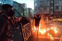 Lukai Penjaga Keamanan, Iran Hukum Gantung Pemrotes anti-Pemerintah