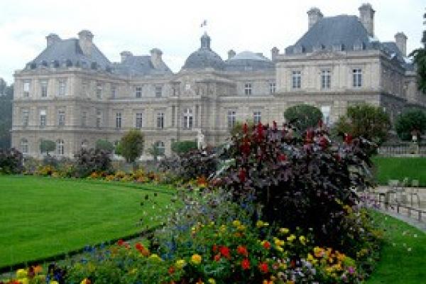 Parlemen Prancis Minta Penyelidikan Dugaan Pendanaan Partai oleh Rusia