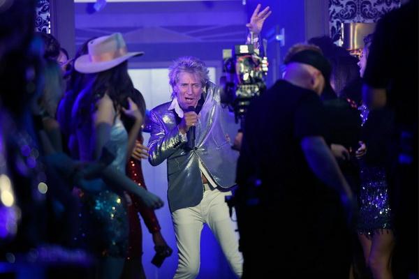Rod Stewart Raup Rp840 Miliar dari Pertunjukan Residensi di Las Vegas