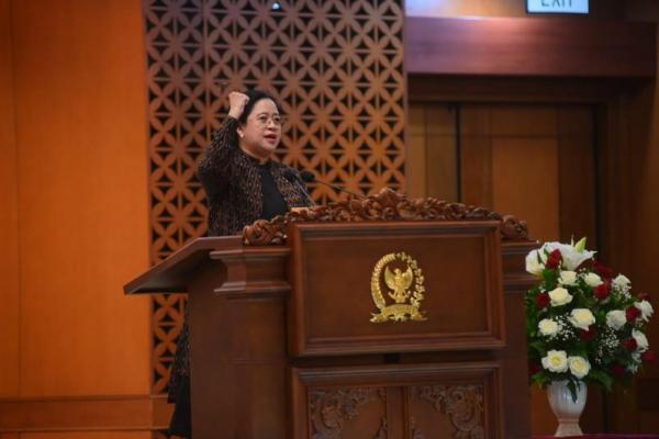 Buka Sidang DPR, Puan Singgung Ancaman Resesi Hingga Penegakan Hukum Judi Online