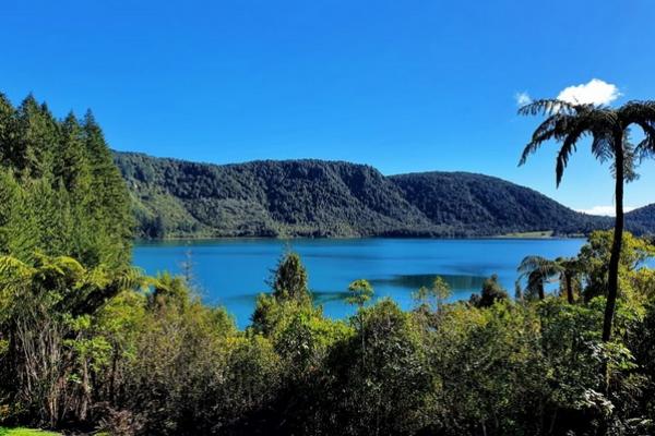 Dampak Pemanasan Global Ubah Danau Berwarna Biru Jadi Cokelat Keruh